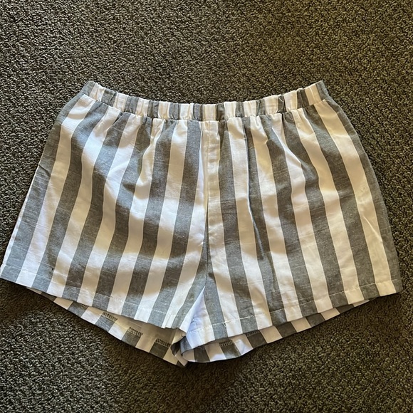 2 Piece Striped Vagabond - Picture 2 of 5